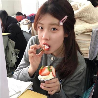 陪她一会儿